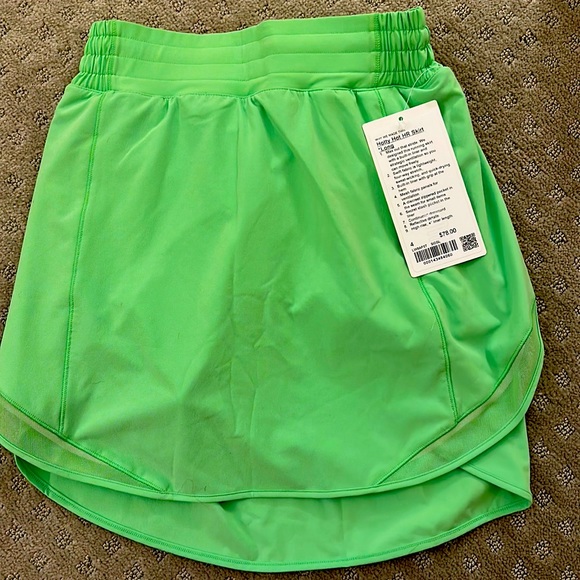 lululemon athletica Dresses & Skirts - Lululemon Hotty Hot skirt Long 15 inches